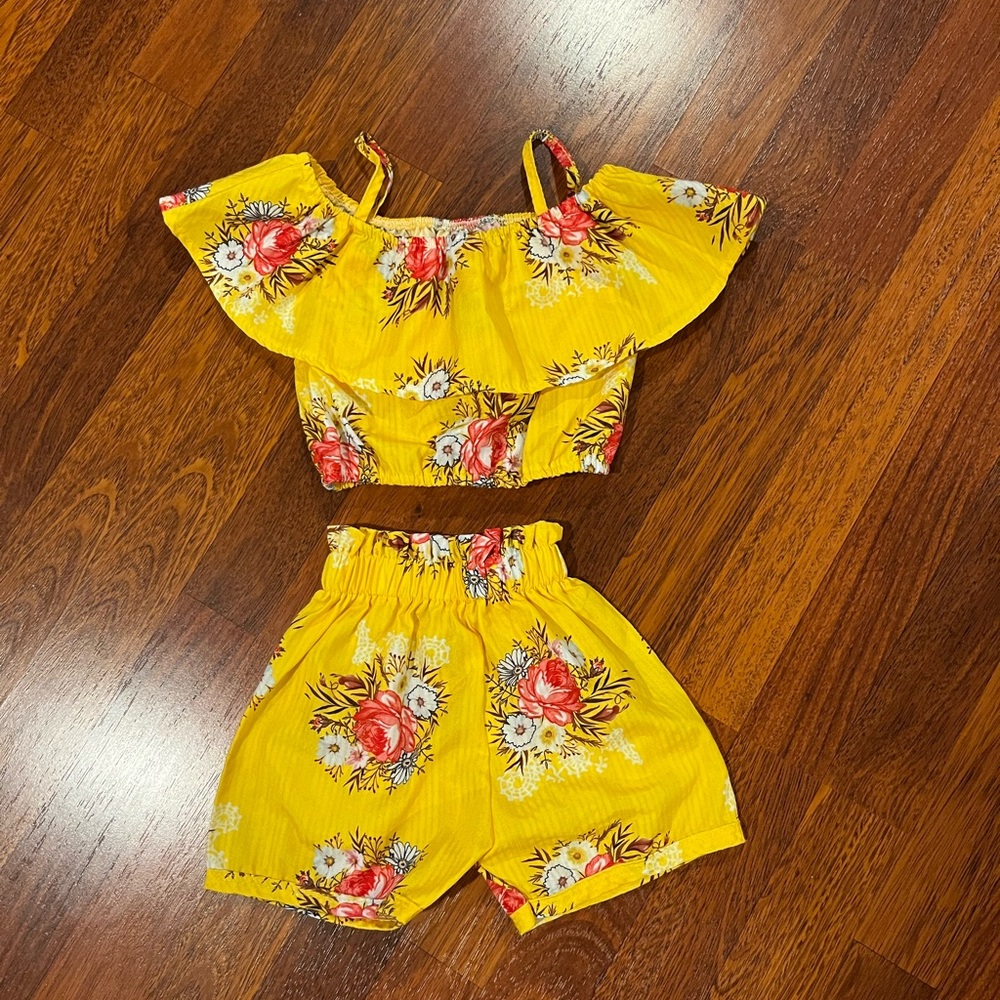 Toddler girls two piece outfit.  Yellow with flowers.